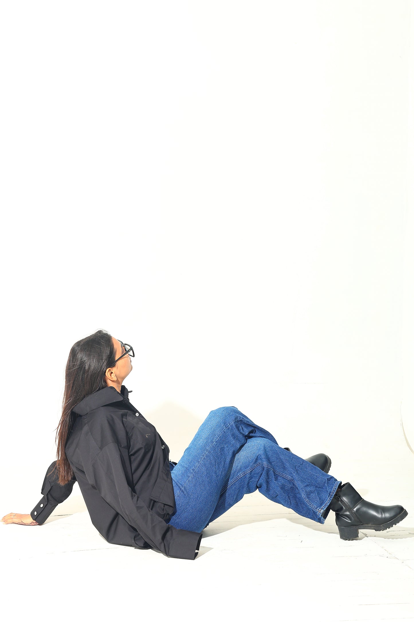 Cropped Button-Down Black Shirt – RIYA112