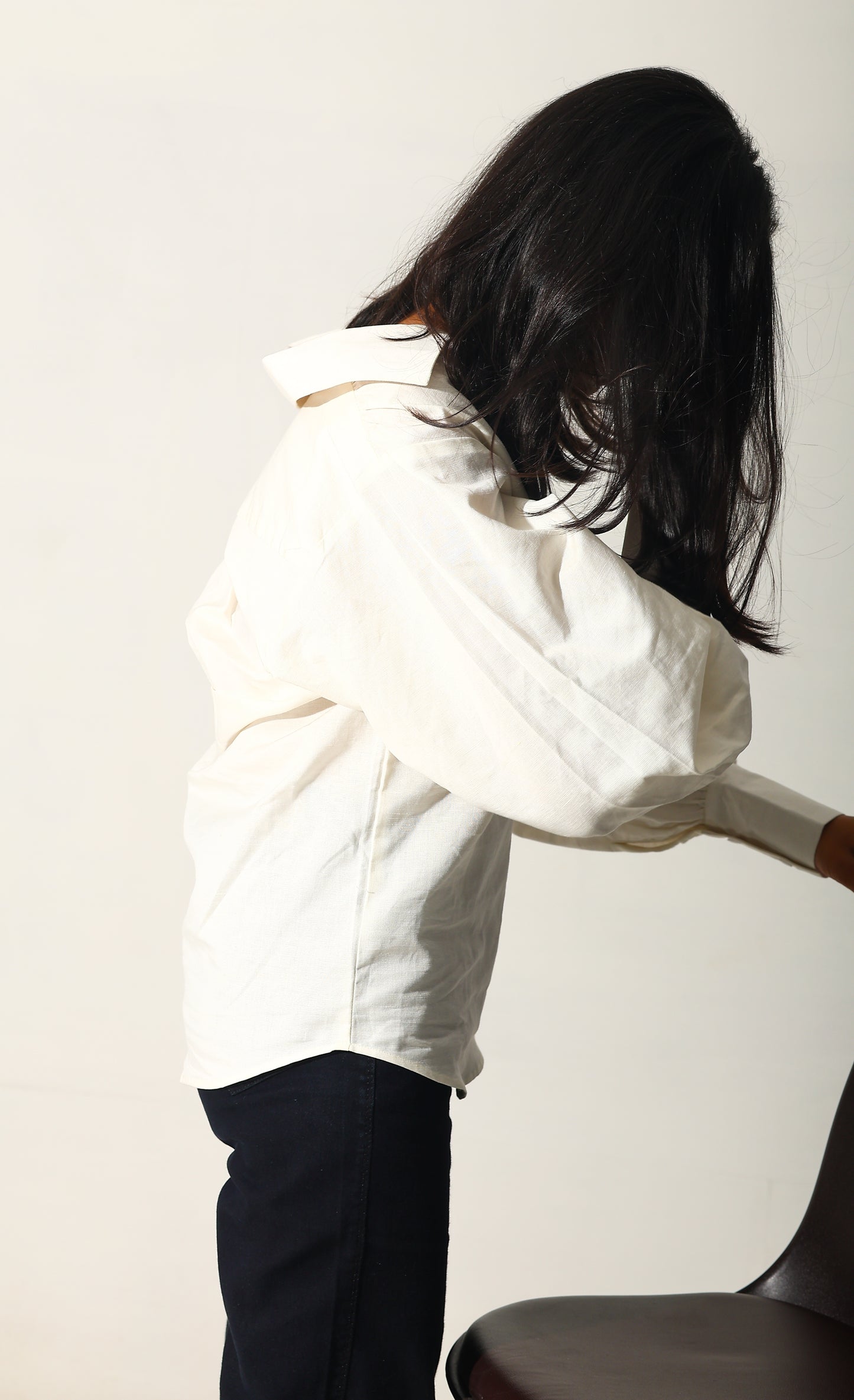 Minimalist Off-White Linen Shirt – RIYA111