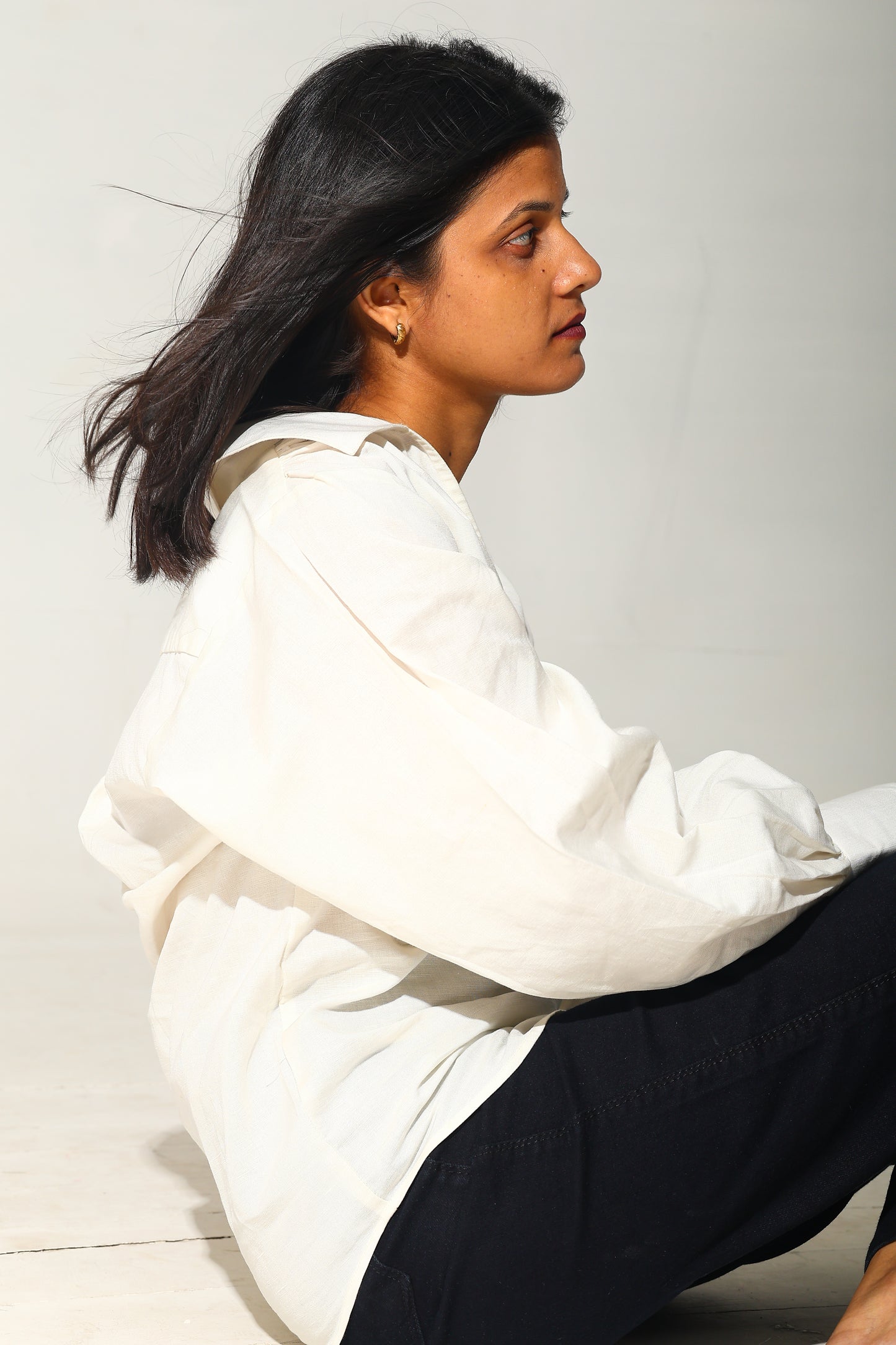 Minimalist Off-White Linen Shirt – RIYA111