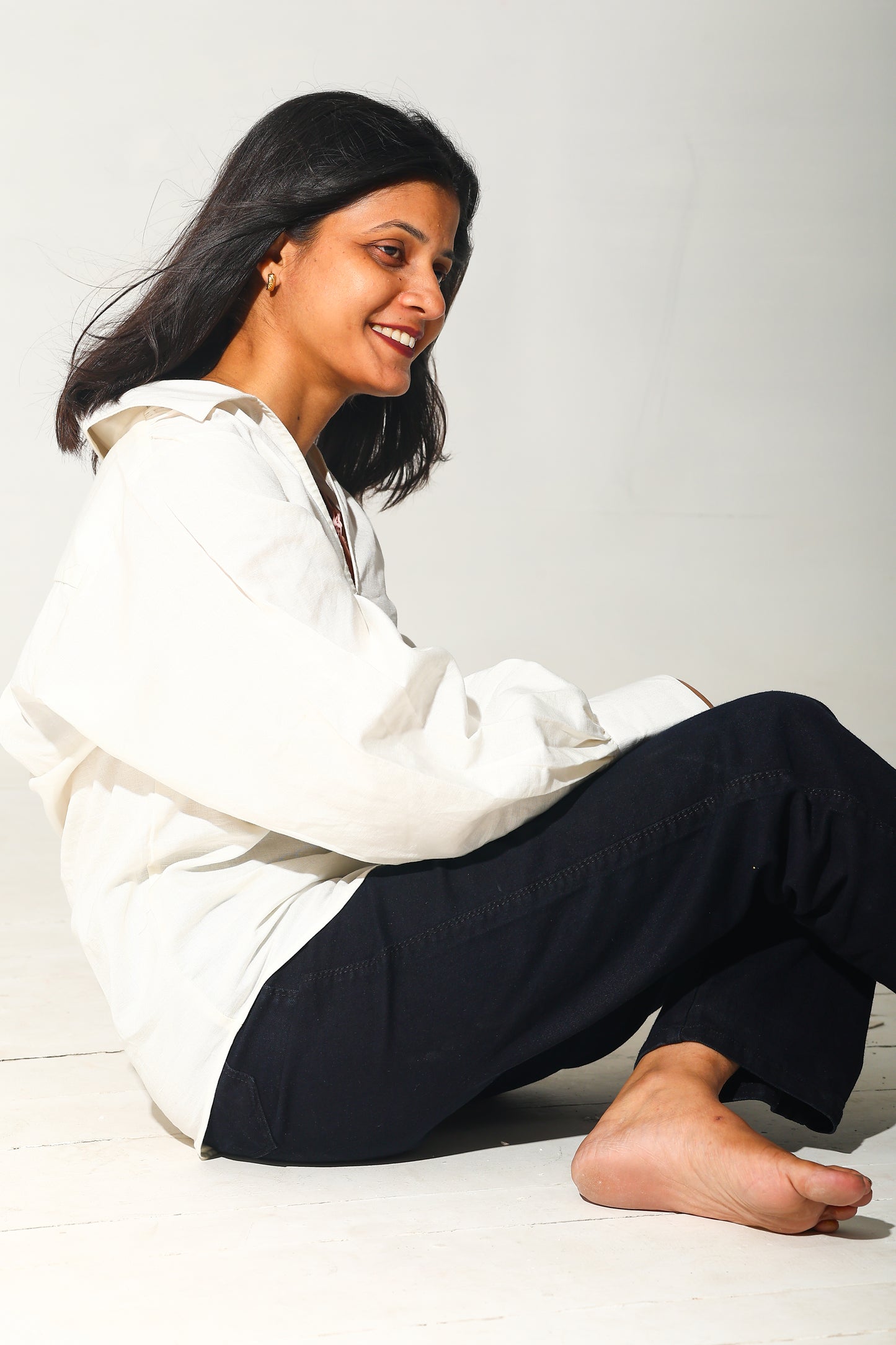 Minimalist Off-White Linen Shirt – RIYA111