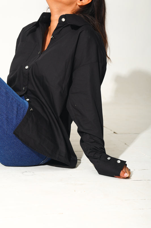 Cropped Button-Down Black Shirt – RIYA112