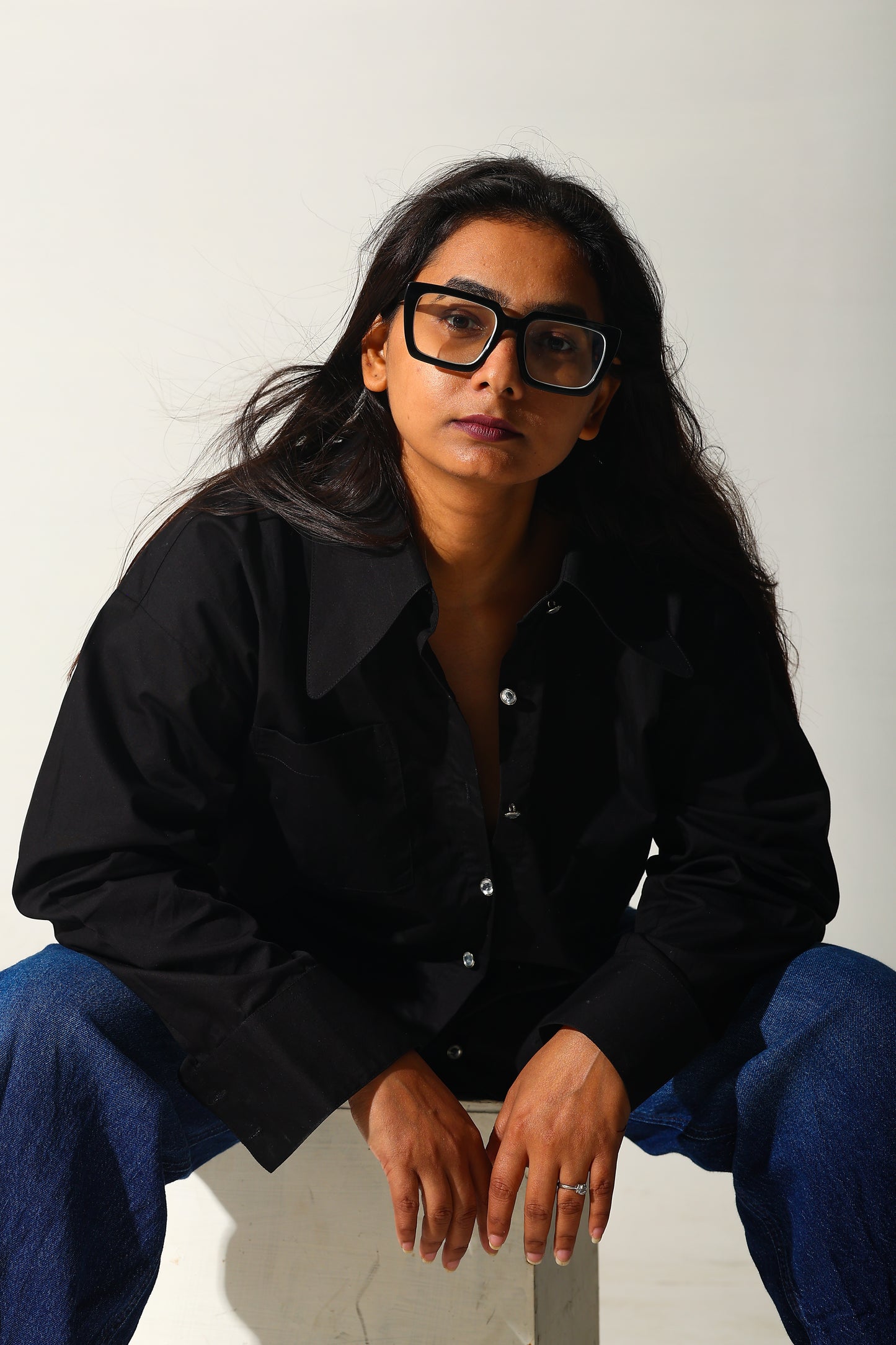 Cropped Button-Down Black Shirt – RIYA112